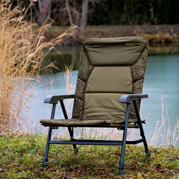 Carp Academy Luxxus Camo Fotel