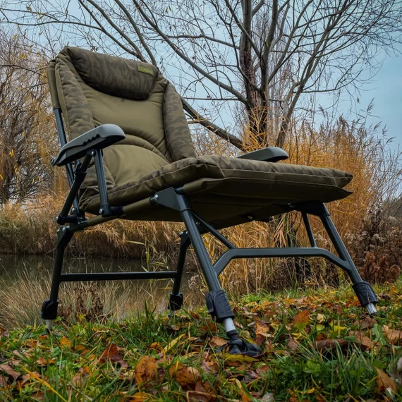 Carp Academy Giant Camo Fotel